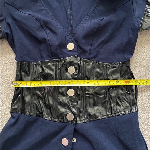 Costume - Picture 8 of 10